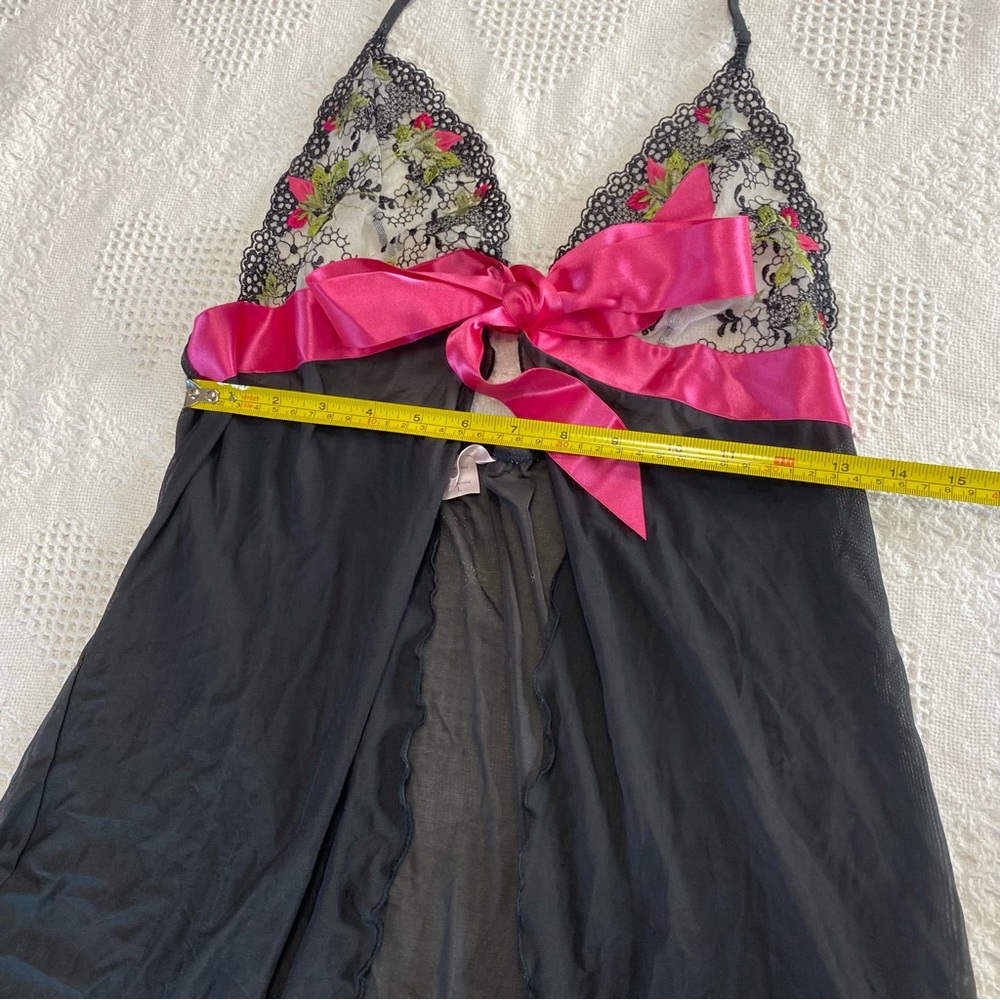 Victoria’s Secret Open Front Slip (L) - Picture 5 of 6